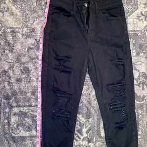 AEO black ripped skinny jeans